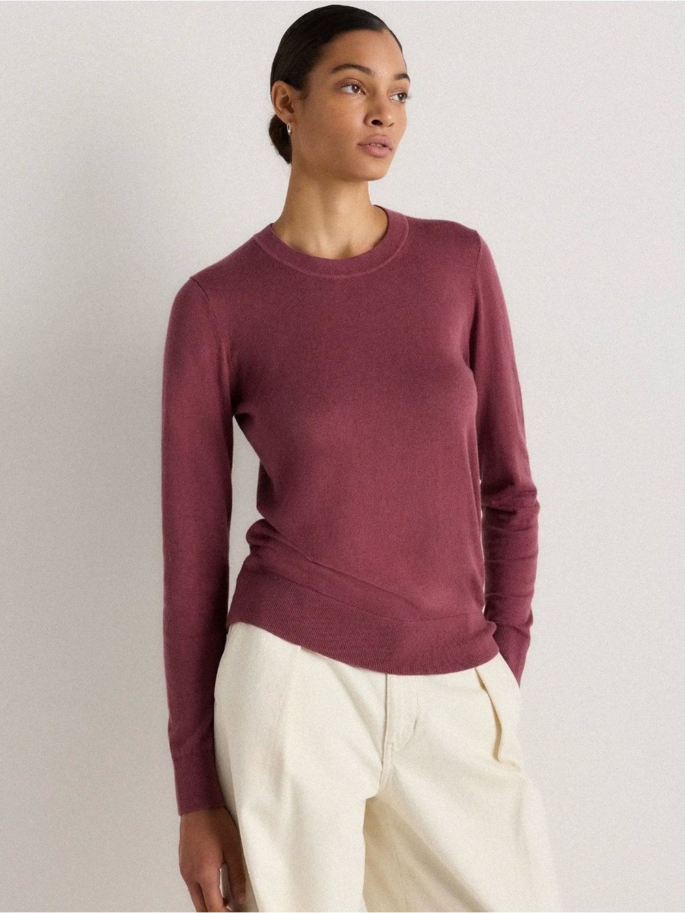 Quince Lightweight Cotton Cashmere Crewneck Long-Sleeve Sweater in Dusty Plum